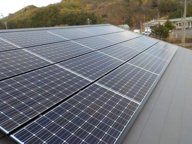 秋田県由利本荘市のパナソニック製VBHN245SJ33×20枚の太陽光発電施工写真